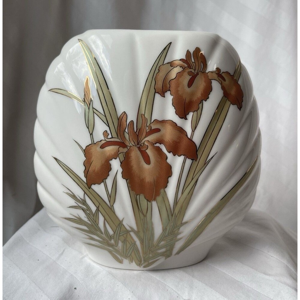 Fine China Ceramic Iris Floral Vase, White, Gold Trim, Japan, 5 in
